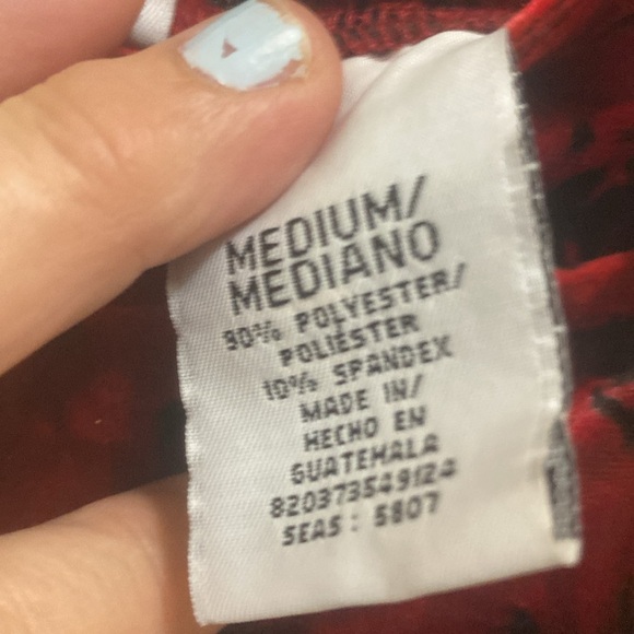 Elegant Red Floral Skirt size medium - Picture 4 of 5